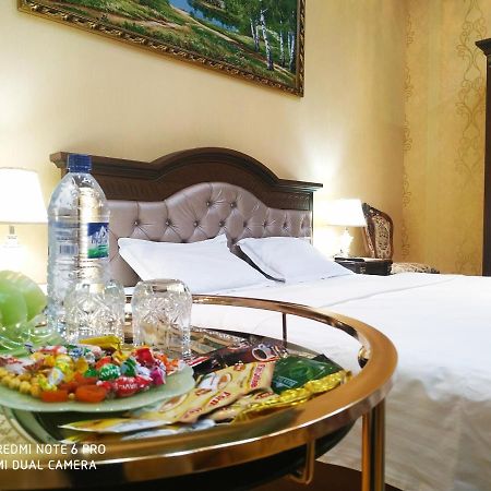 Happy House Hotel Salor Bagian luar foto
