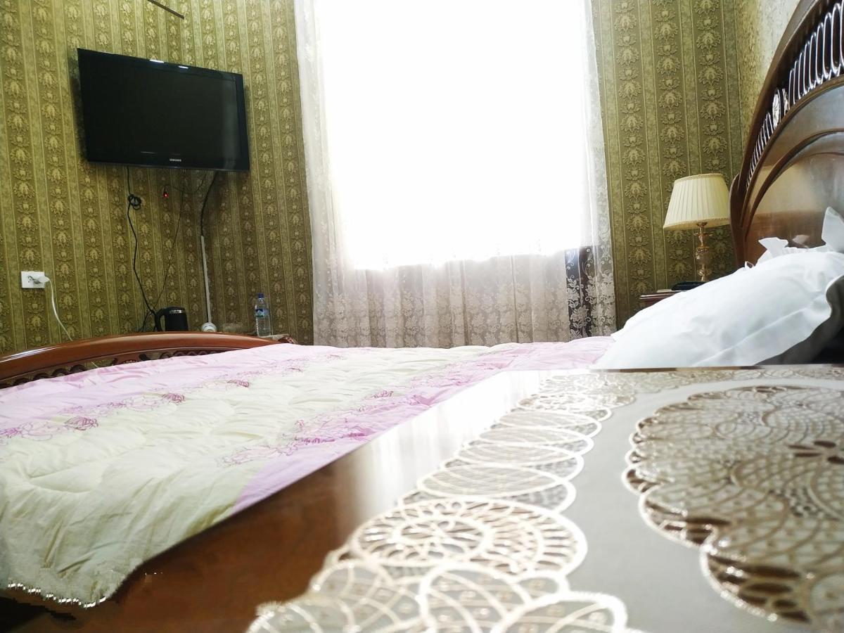 Happy House Hotel Salor Bagian luar foto
