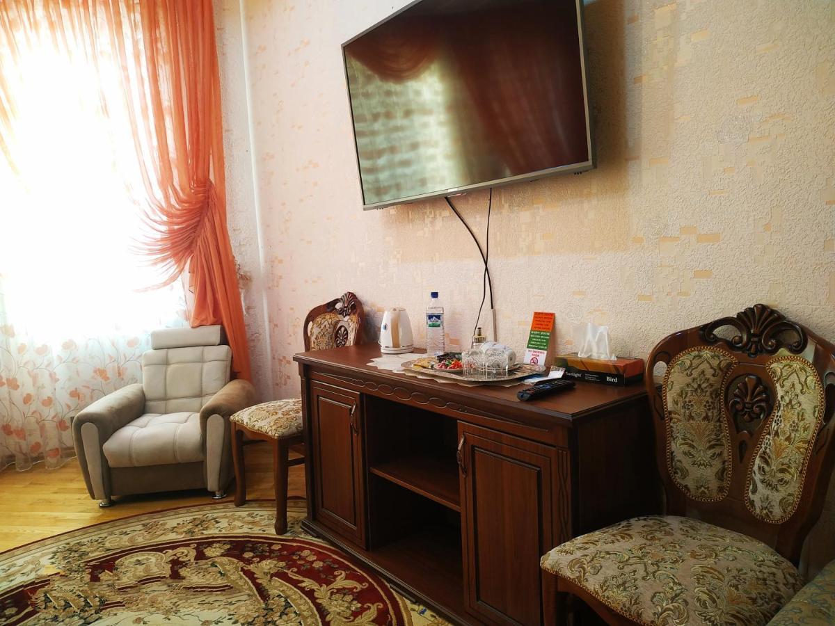 Happy House Hotel Salor Bagian luar foto
